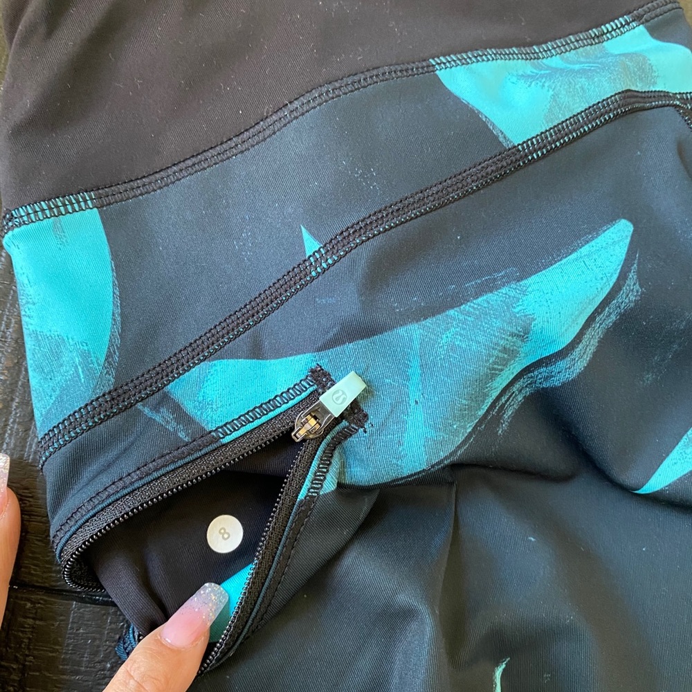 Lululemon Top Speed Crop - Picture 8 of 9